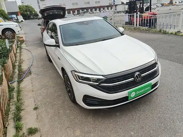 Volkswagen Sagitar 2023