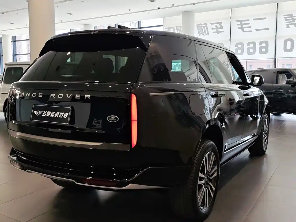 Land Rover Range Rover 2023 — фото 25