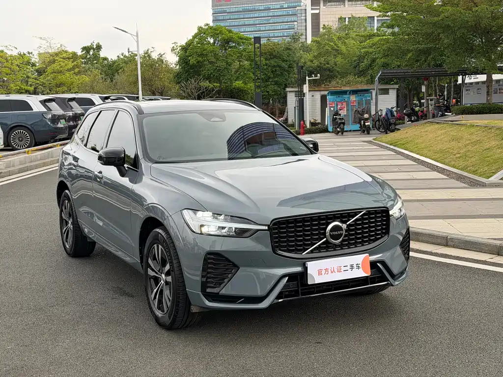 Volvo XC60 2022 — фото 3