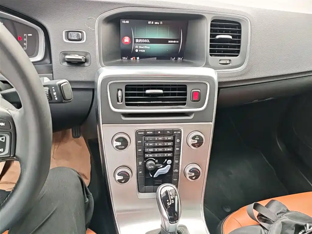 Volvo S60 2018 — фото 13