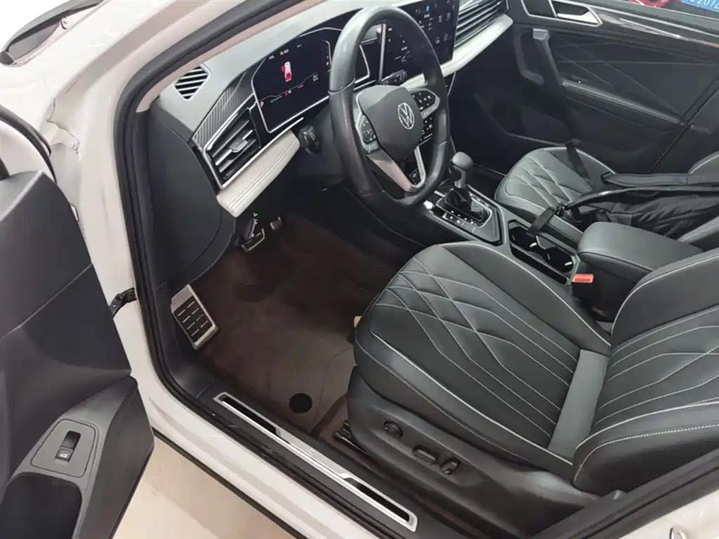 Volkswagen Tiguan L 2024 — фото 16