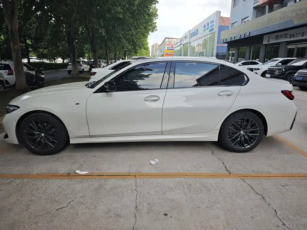 BMW 3 Series 2023