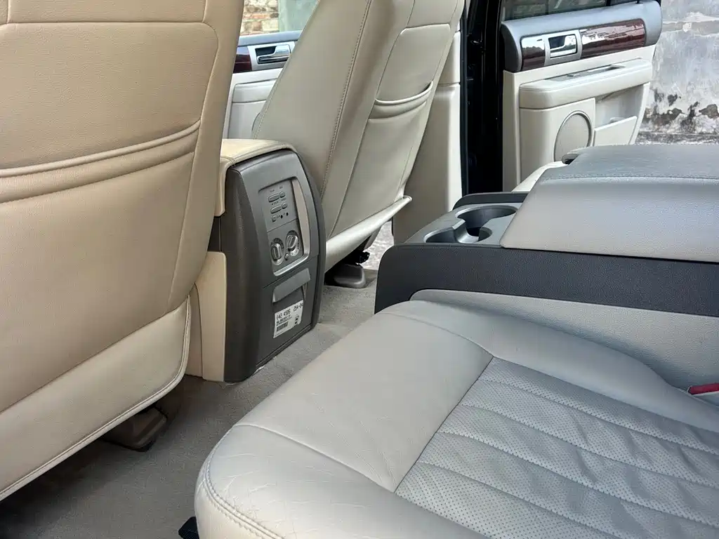Lincoln Navigator 2005 — фото 11
