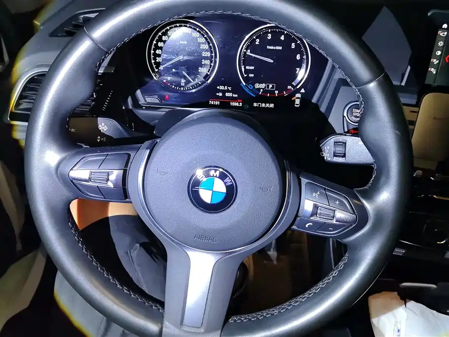 BMW 1 Series 2019 — фото 15