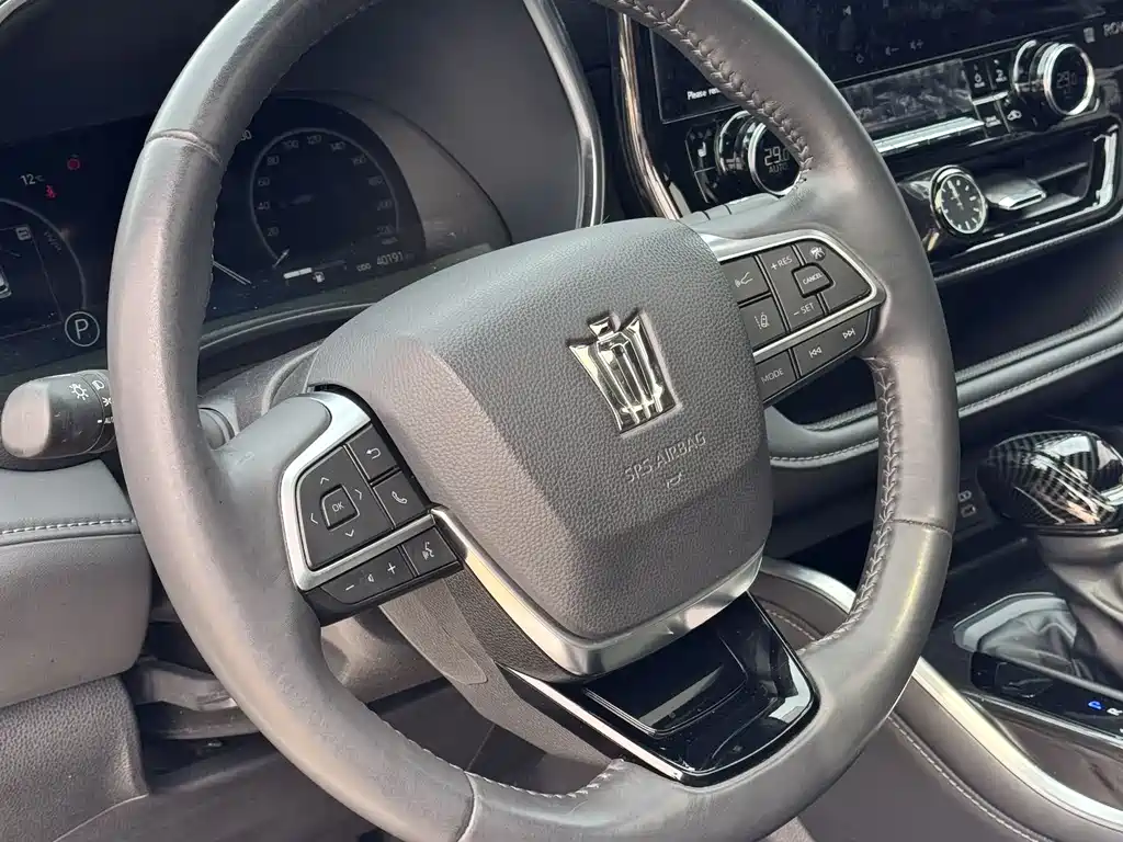 Toyota Crown Kluger 2023