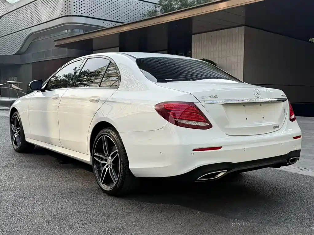 Mercedes-Benz E-Class 2017 — фото 6