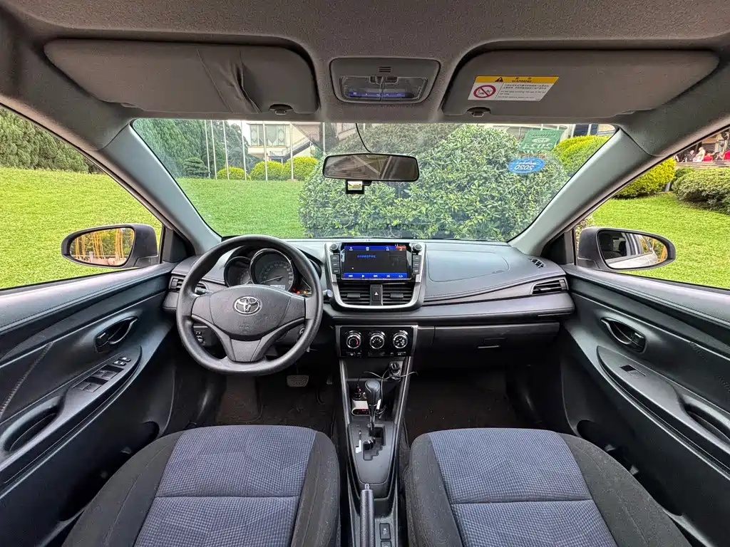 Toyota Yaris L 2016 — фото 18