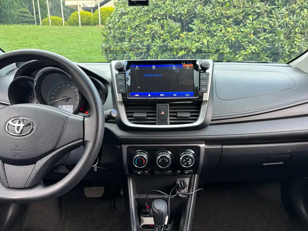 Toyota Yaris L 2016 — фото 16