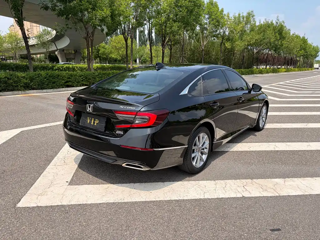 Honda Accord 2022 — фото 9