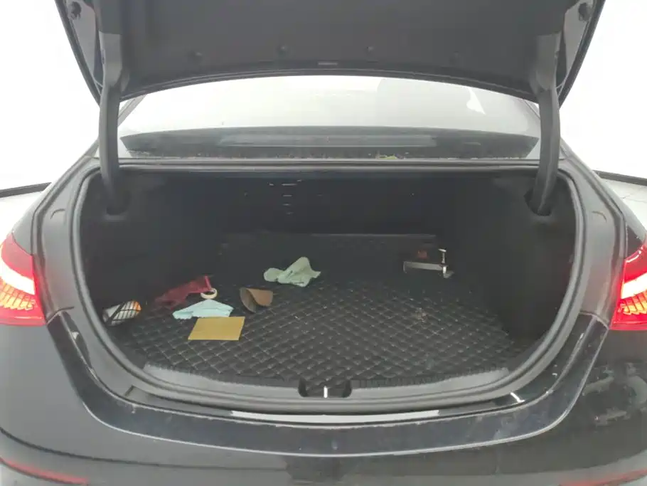 Mercedes-Benz C-Class 2023
