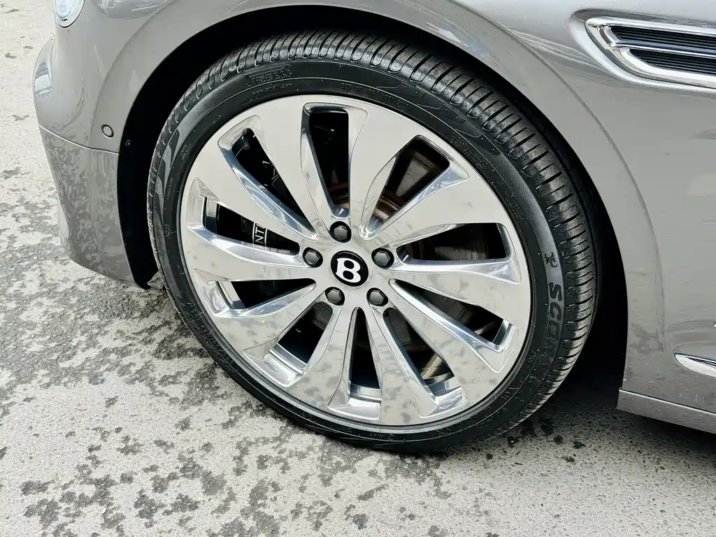 Bentley Flying Spur 2022 — фото 12