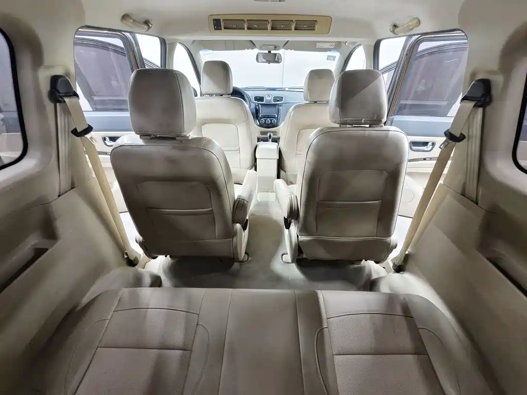 Wuling Hongguang 2014 — фото 10