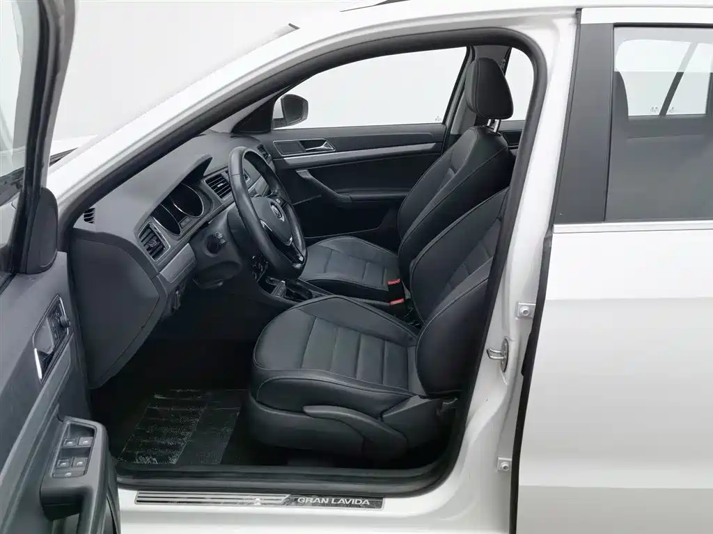 Volkswagen Gran Lavida 2018 — фото 10