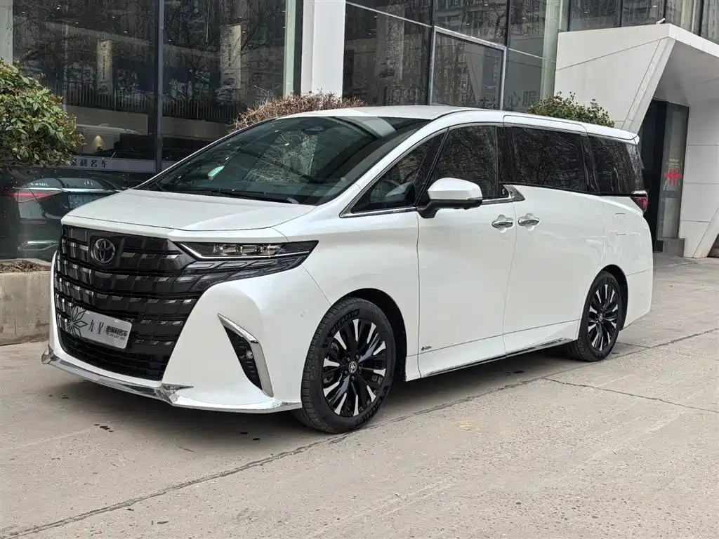 Toyota Alphard 2025 — фото 1