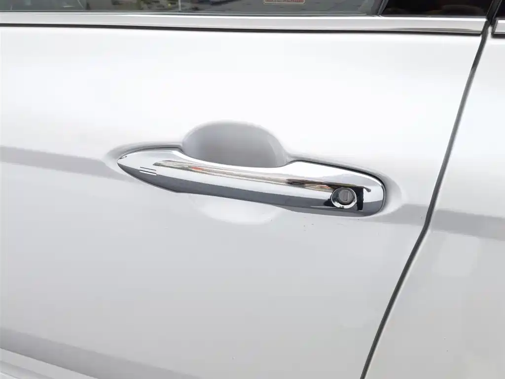 Toyota Camry 2020 — фото 18