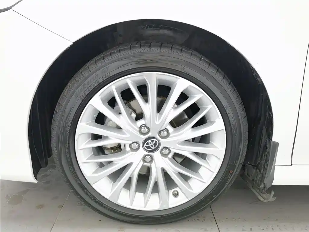 Toyota Camry 2020 — фото 17