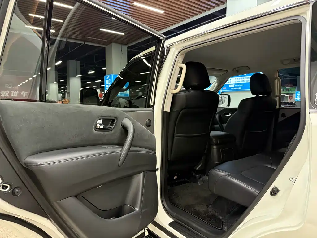 Nissan Patrol 2019 — фото 11