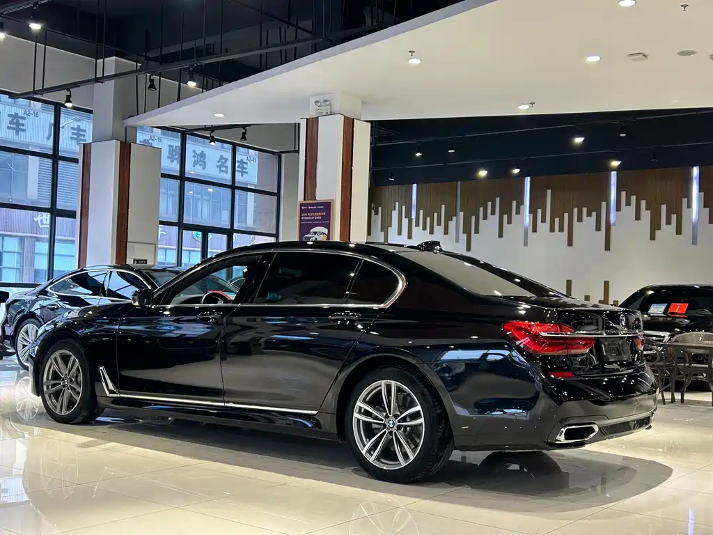 BMW 7 Series 2019 — фото 29