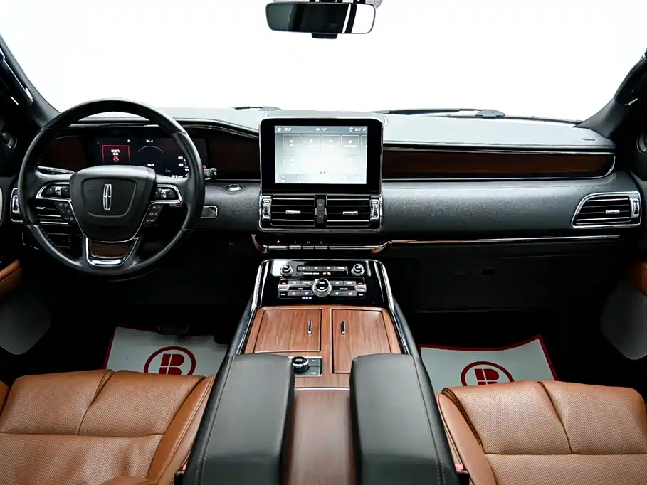 Lincoln Navigator 2020 — фото 13