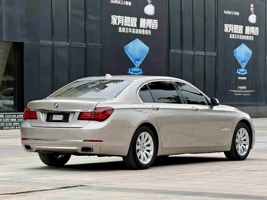 BMW 7 Series 2013 — фото 3