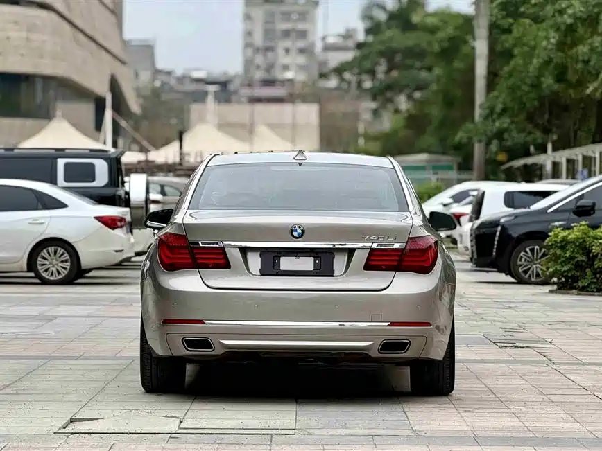 BMW 7 Series 2013 — фото 4