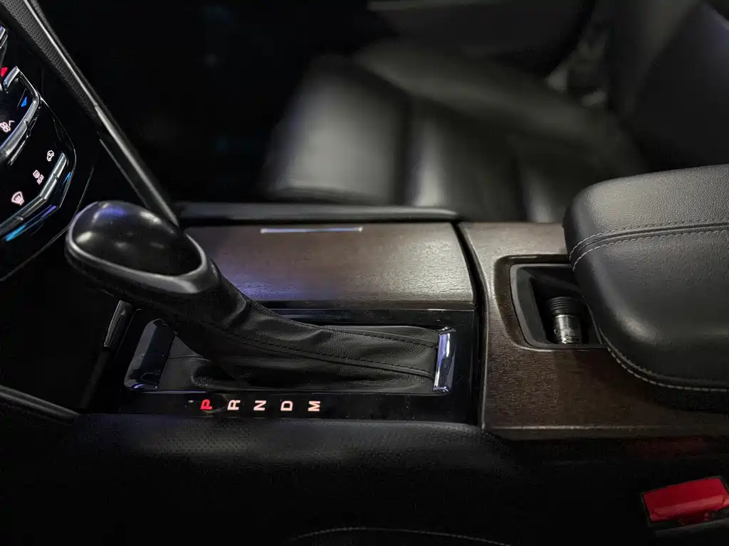 Cadillac XTS 2018 — фото 12