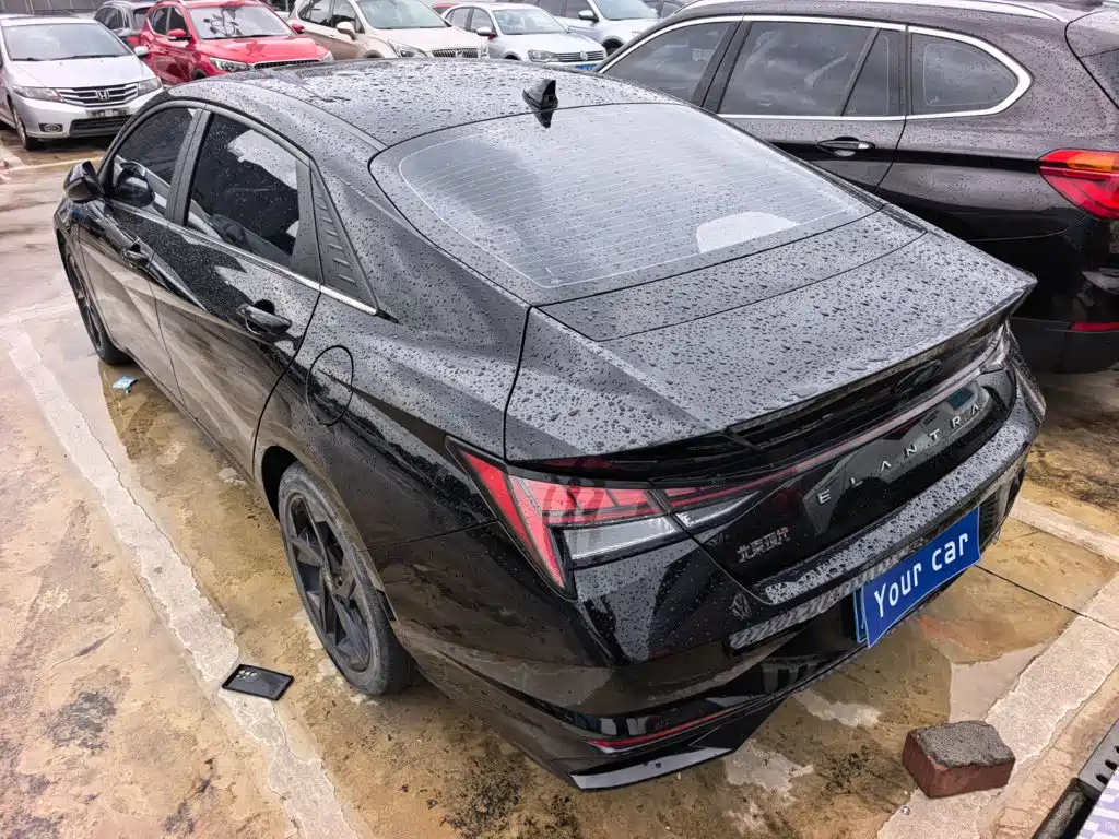 Hyundai Elantra 2021