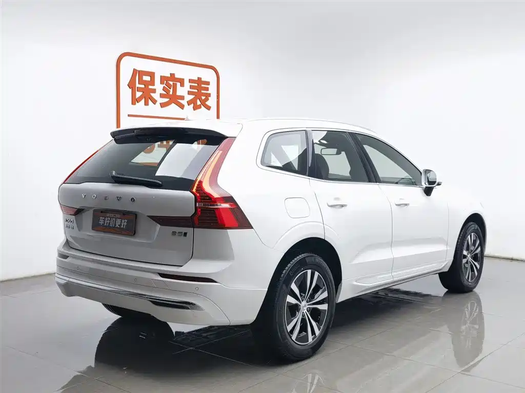 Volvo XC60 2023 — фото 2