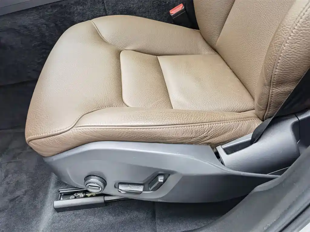 Volvo XC60 2023 — фото 20