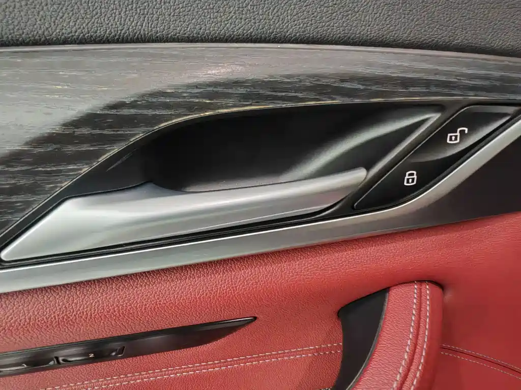 BMW 5 Series 2021 — фото 14