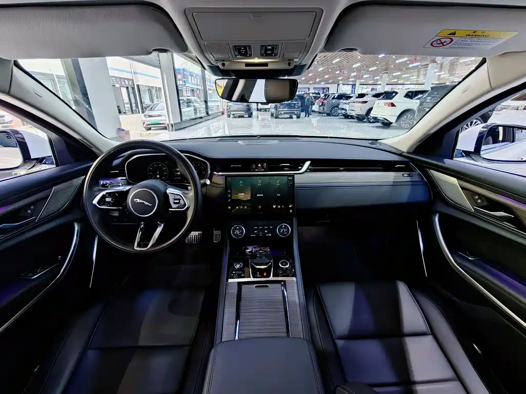 Jaguar XFL 2023 — фото 11