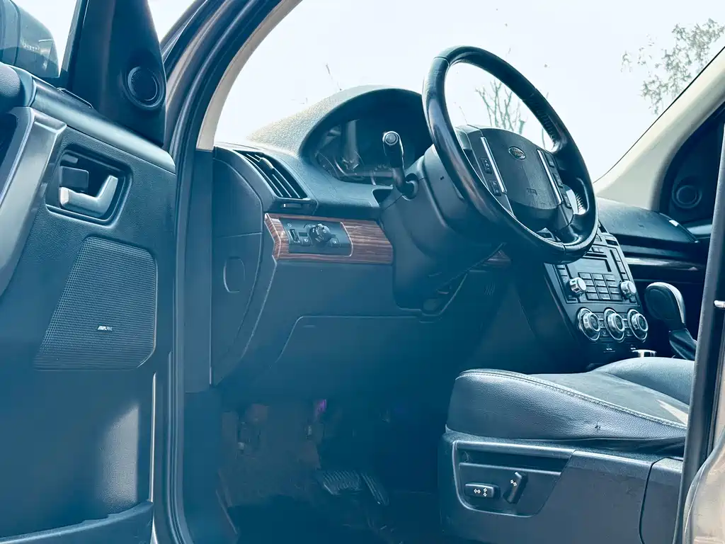 Land Rover Freelander 2 2010 — фото 12