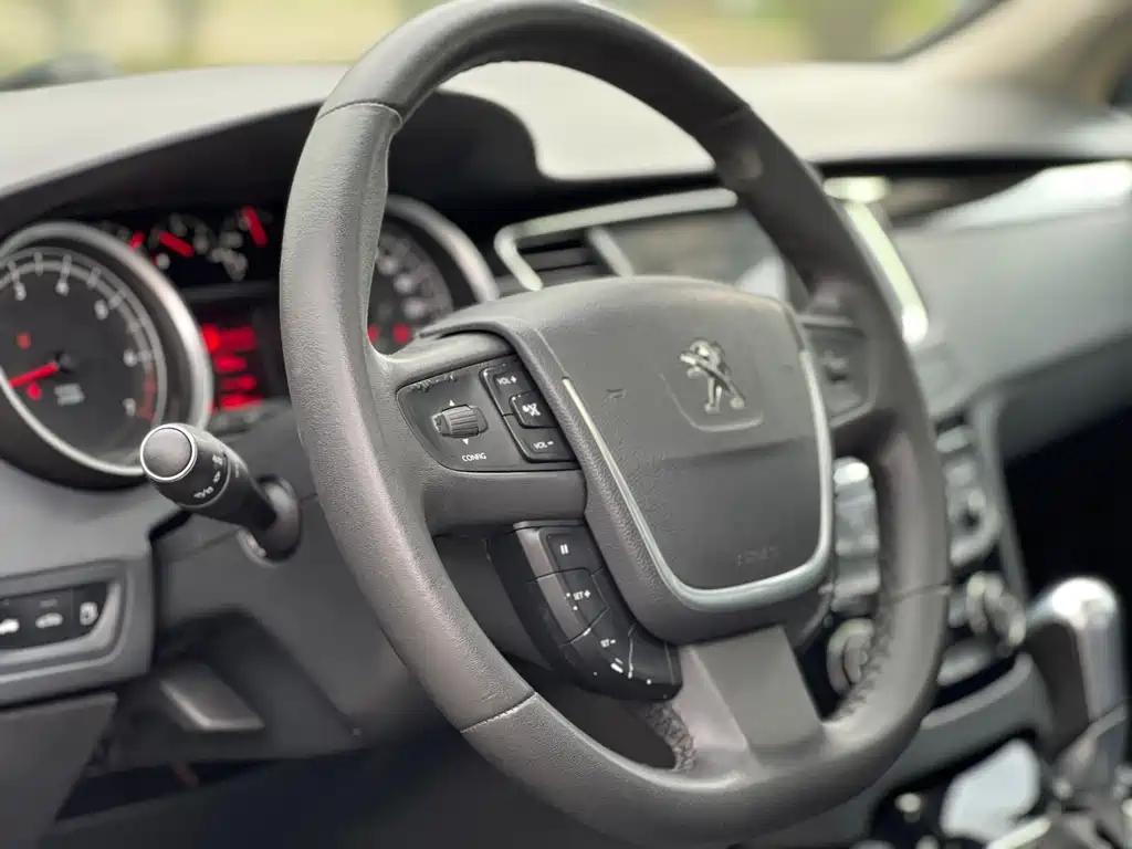 Peugeot 508 2015 — фото 22