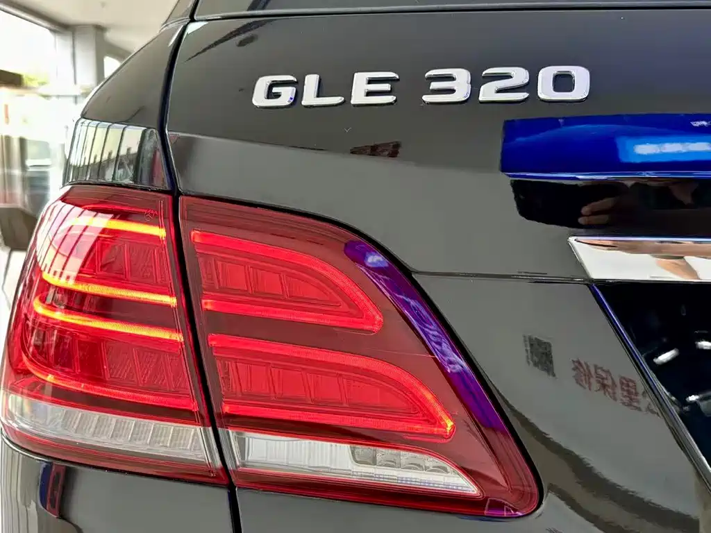 Mercedes-Benz GLE 2016 — фото 22