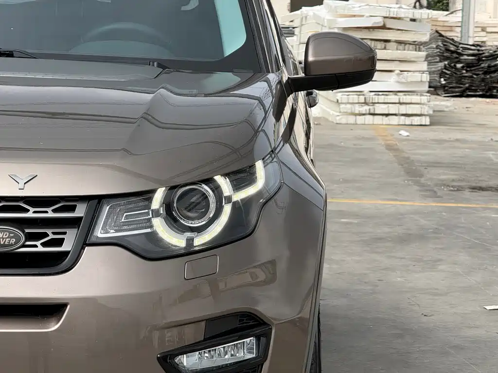 Land Rover Discovery Sport 2017 — фото 3