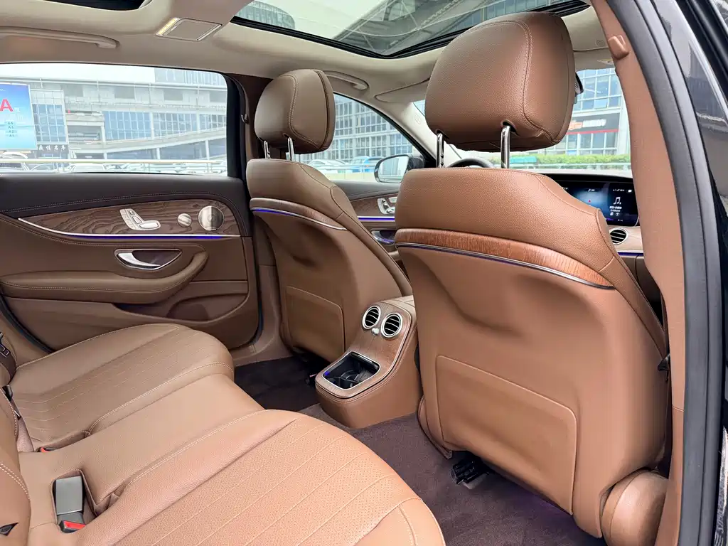 Mercedes-Benz E-Class 2023 — фото 14
