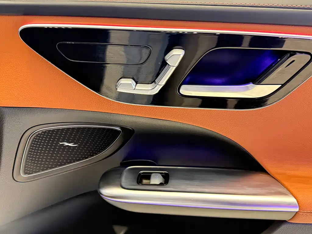 Mercedes-Benz C-Class 2023 — фото 11