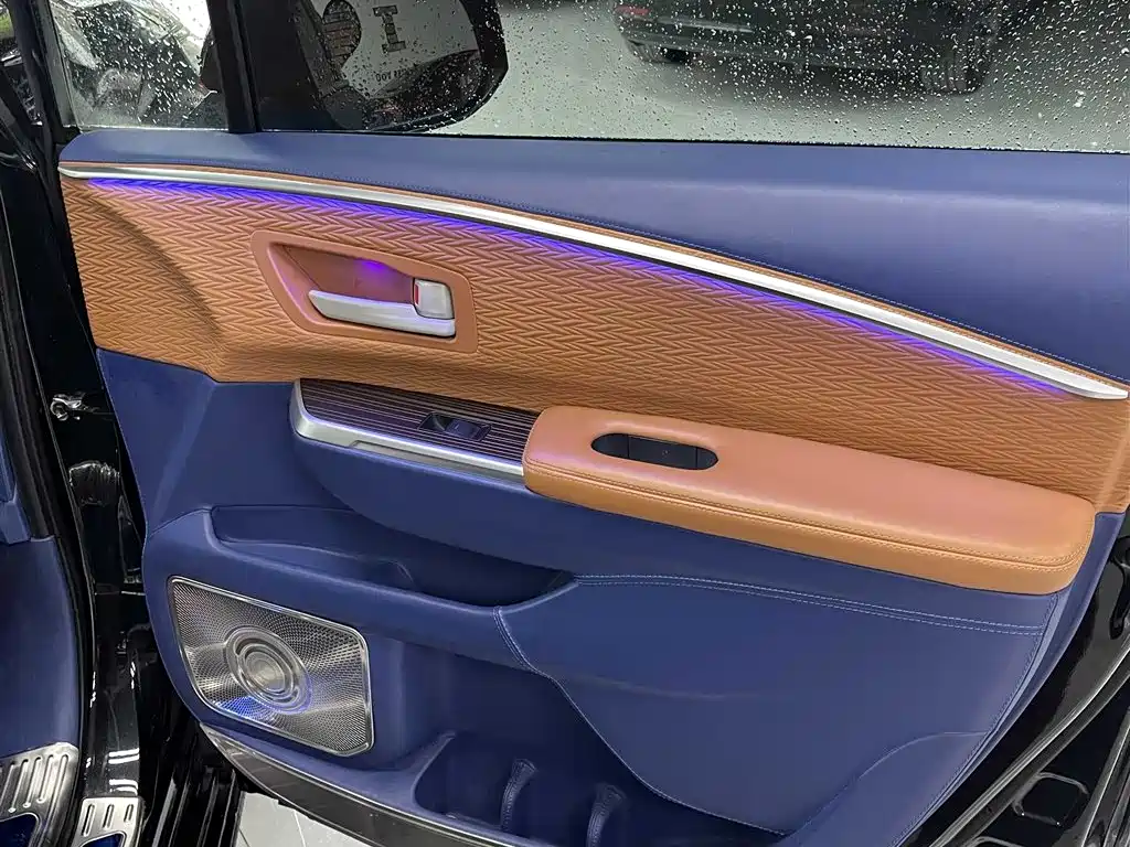 Toyota Sienna 2023 — фото 19
