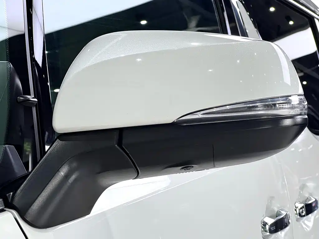 Toyota Alphard 2023 — фото 12