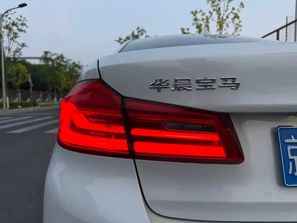 BMW 5 Series 2020 — фото 15