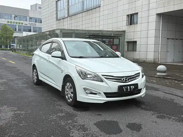 Hyundai Accent 2014