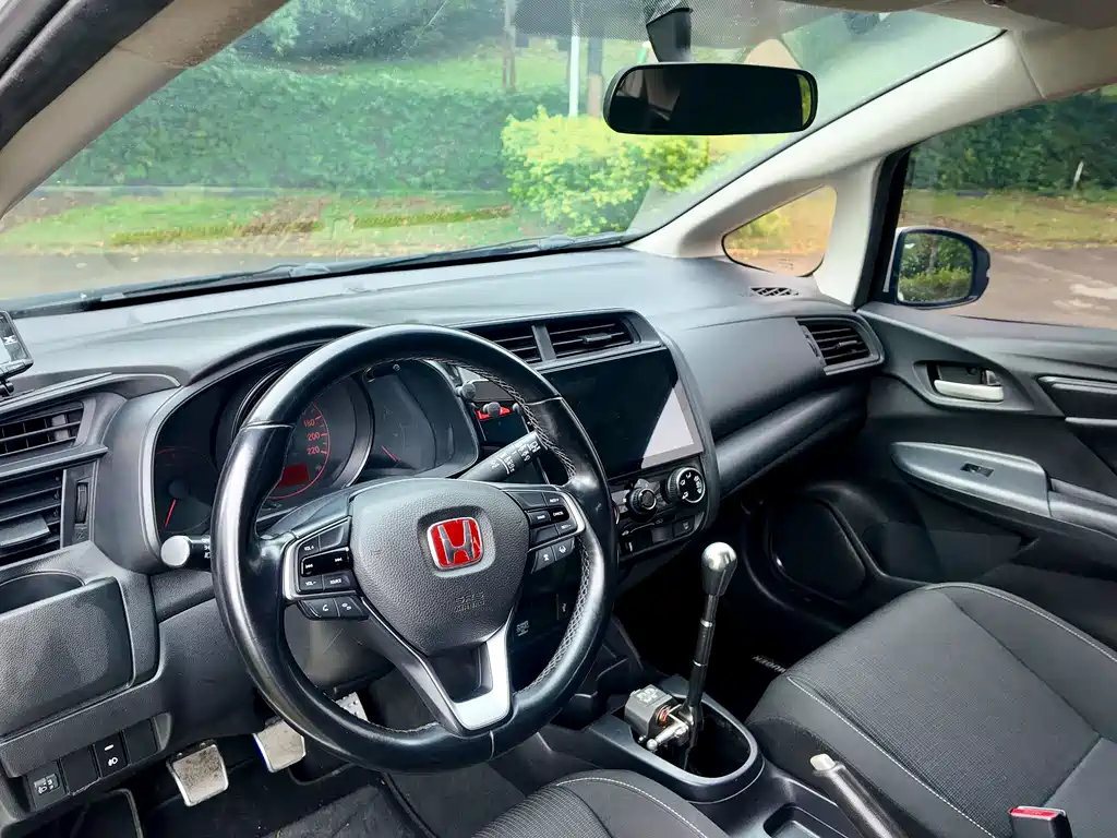 Honda Fit 2018 — фото 20