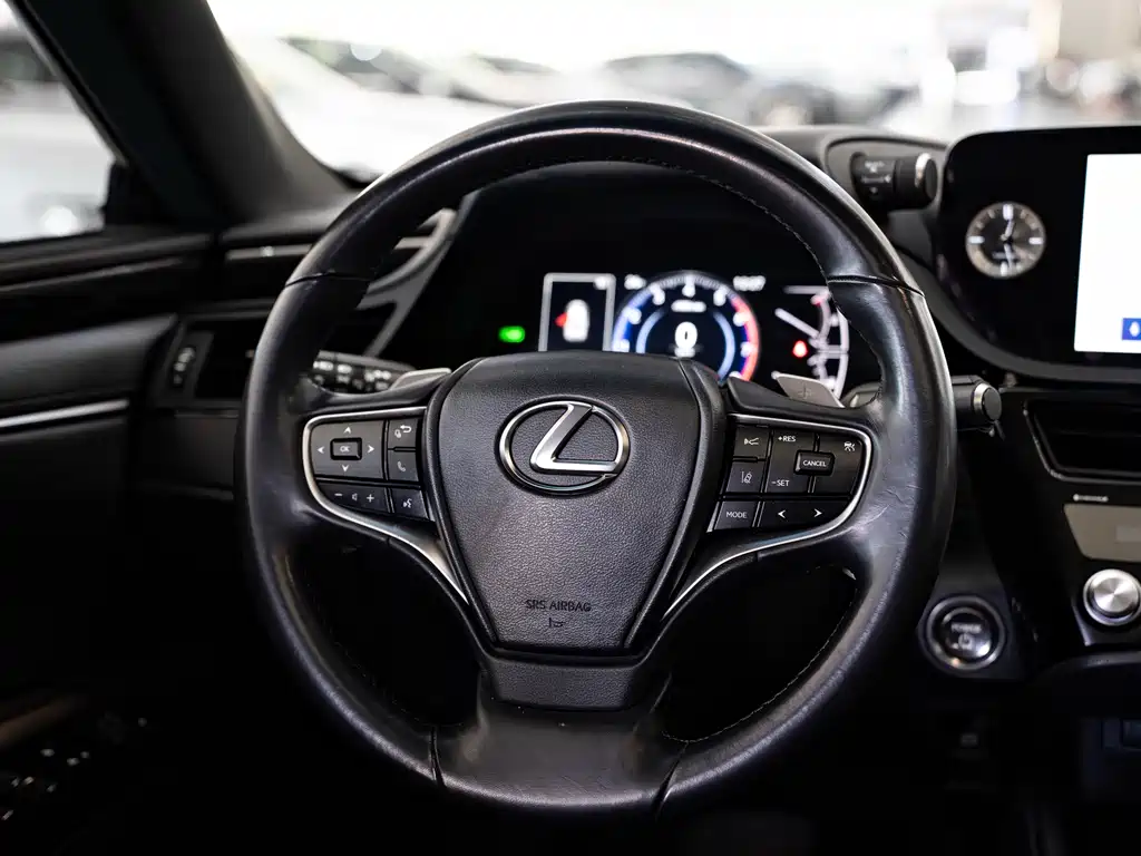 Lexus ES 2023 — фото 9