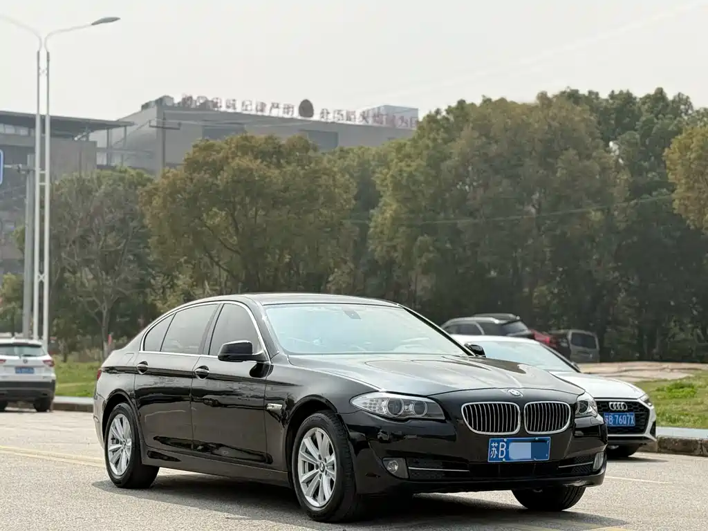 BMW 5 Series 2012 — фото 3