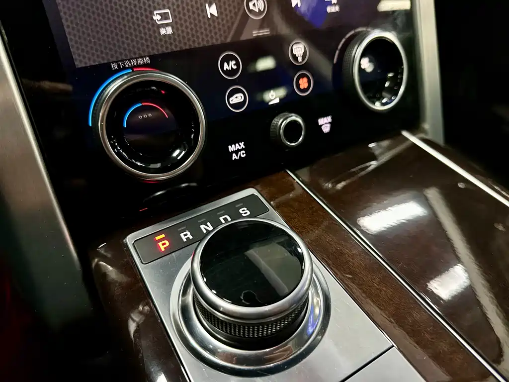 Land Rover Range Rover 2021 — фото 11