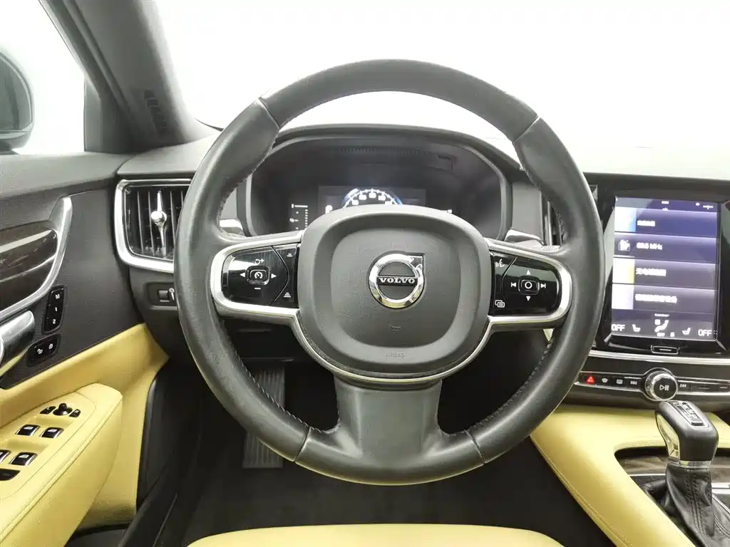 Volvo S90 2017 — фото 11