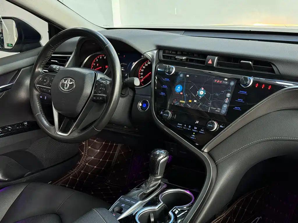 Toyota Camry 2020 — фото 6