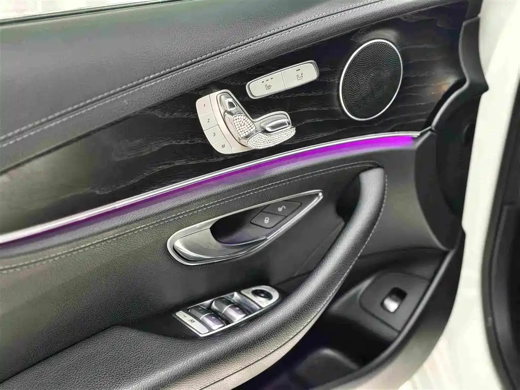 Mercedes-Benz E-Class 2020 — фото 16
