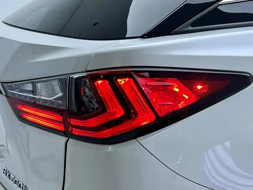Lexus RX 2017 — фото 15