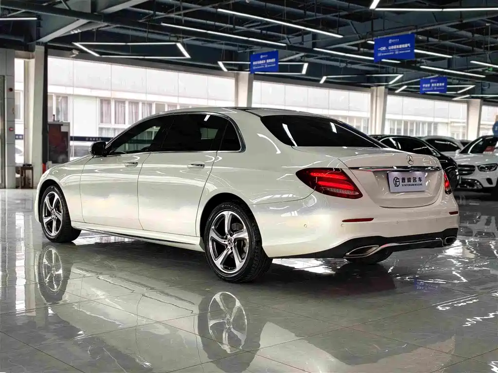 Mercedes-Benz E-Class 2020 — фото 24